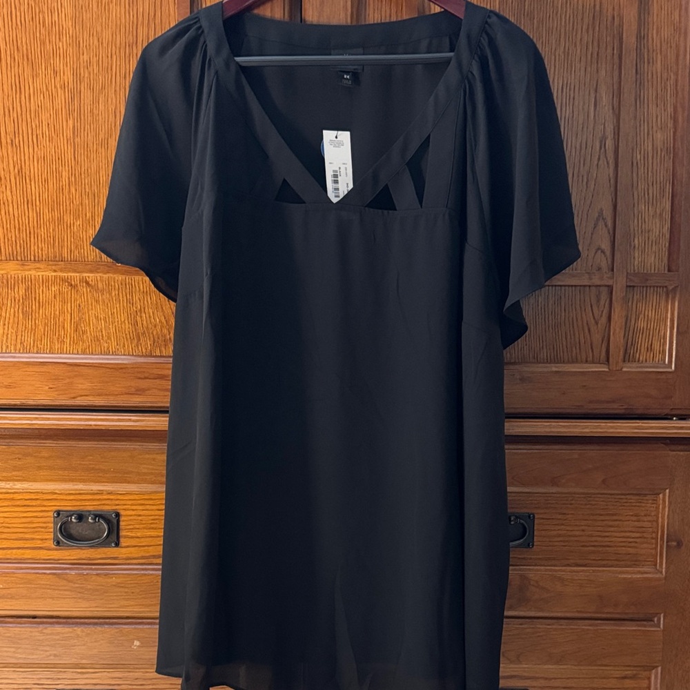 NWT Worthington Woman Elegant Cutout Neckline Blouse Flutter Short Sleeve Office